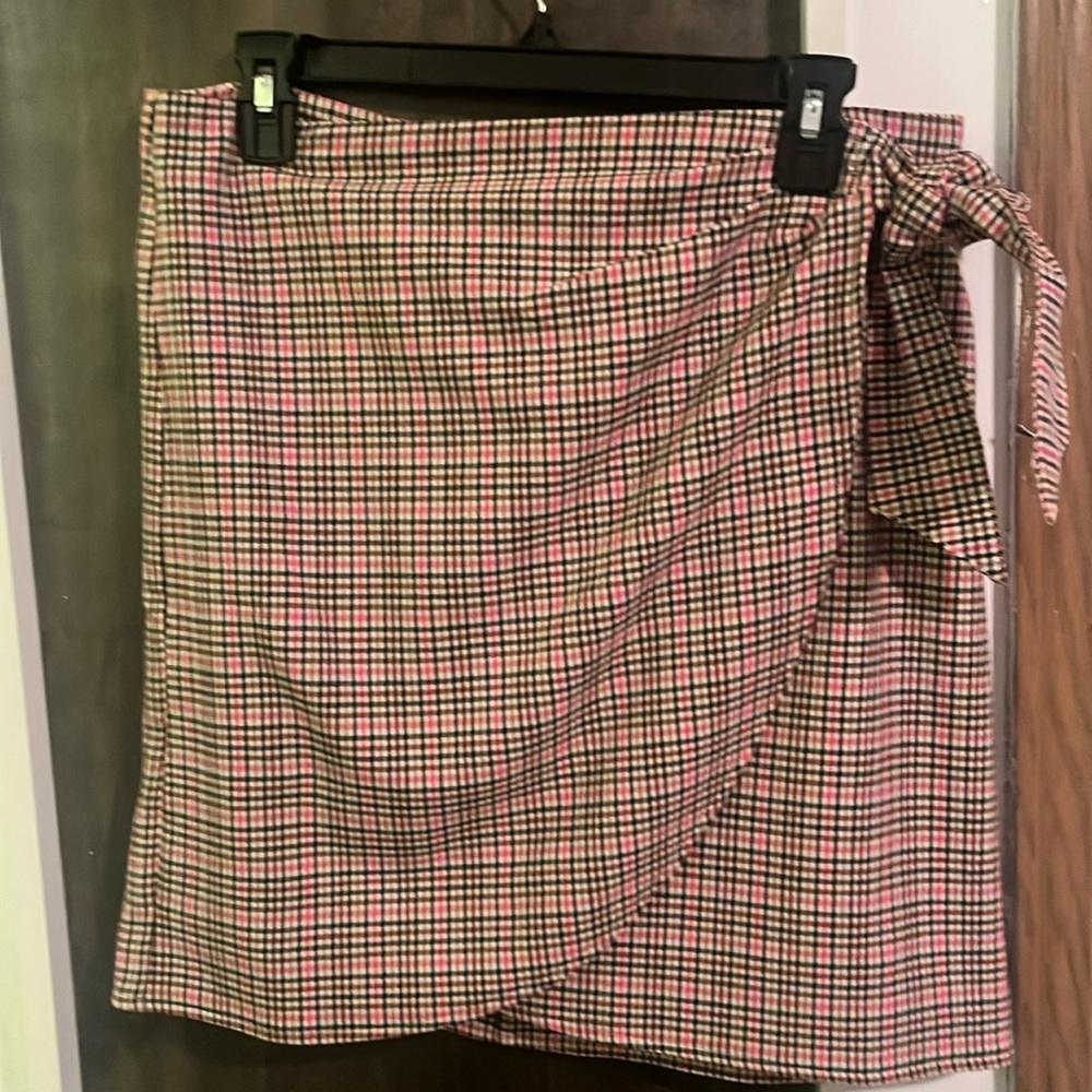 LOFT plaid wrap skirt size 8